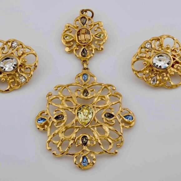 Balenciaga RARE Vintage Gold-Plated Pendant Stone & Earrings Set - Picture 2 of 5